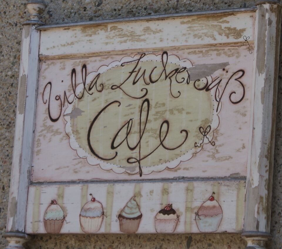 Datei:Villa Zuckersüß Schild.jpg