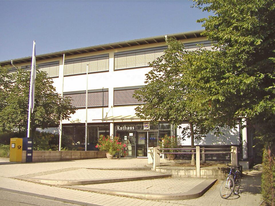 Datei:Bauschlott-Rathaus.jpg