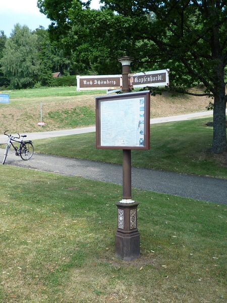 Datei:Kapfenhardt-Wegweiser.jpg