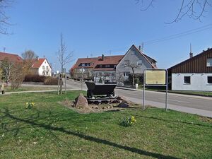 Steinhauerplatz Schmie.JPG