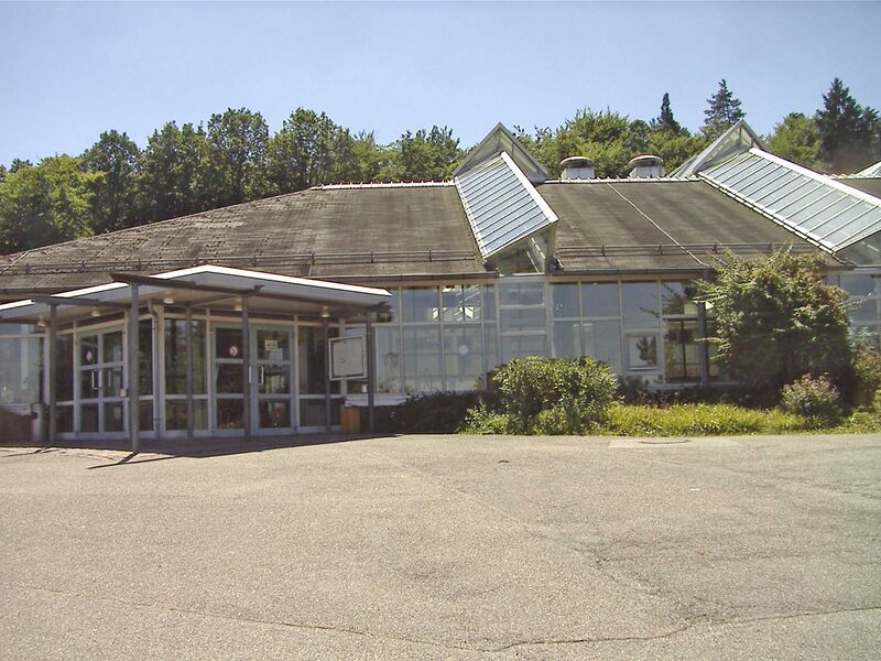 Datei:Neuenbuerg-Stadthalle.jpg