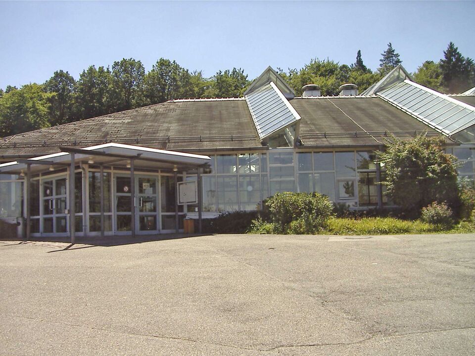 Datei:Neuenbuerg-Stadthalle.jpg