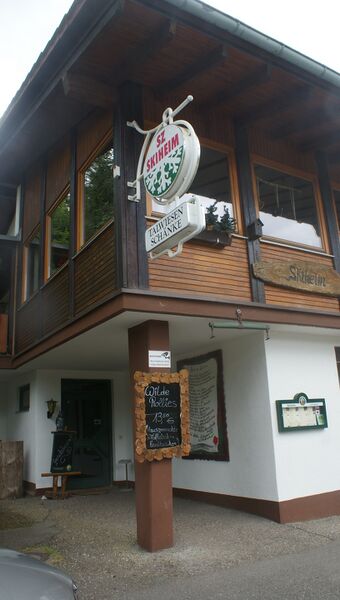 Datei:Eingang ins Skiheim Gaistal.JPG
