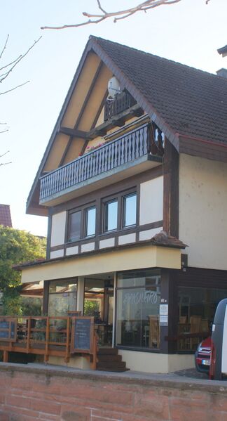Datei:Haus am Marktplatz Königsbach.JPG