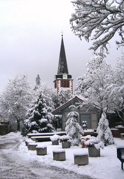 Datei:Huchenfeld Rathausplatz 2008-12-12.jpg