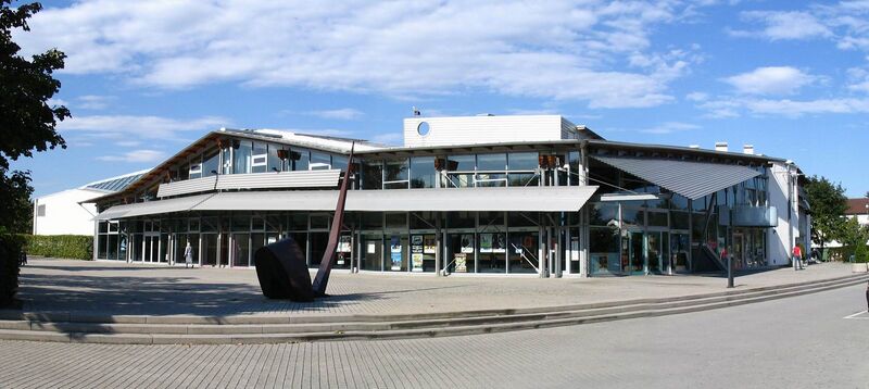 Datei:Kulturhalle Remchingen.jpg