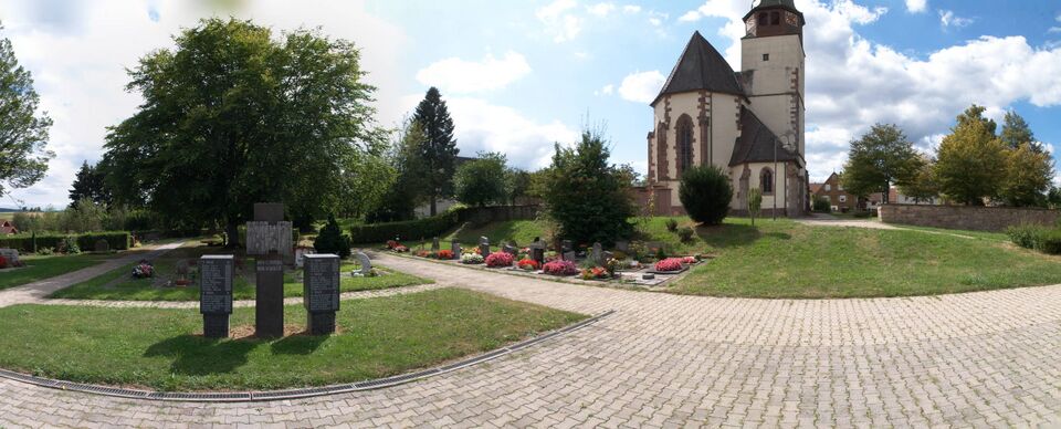 Datei:2024-08-26 Effringen Friedhof 149°.JPG