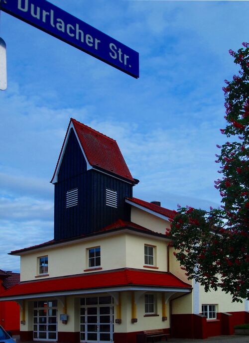 Datei:Festhalle Königsbach.jpg