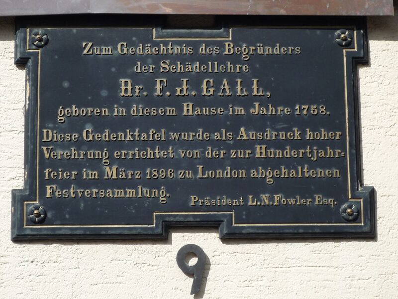 Datei:Tiefenbronn-Geburtshaus-Gall-Schild.jpg