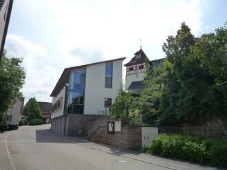 Ostelsheim-Rathaus-Kirche.jpg