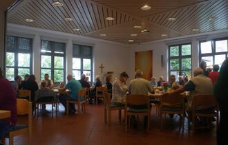Im evangelischen Gemeindehaus.jpg