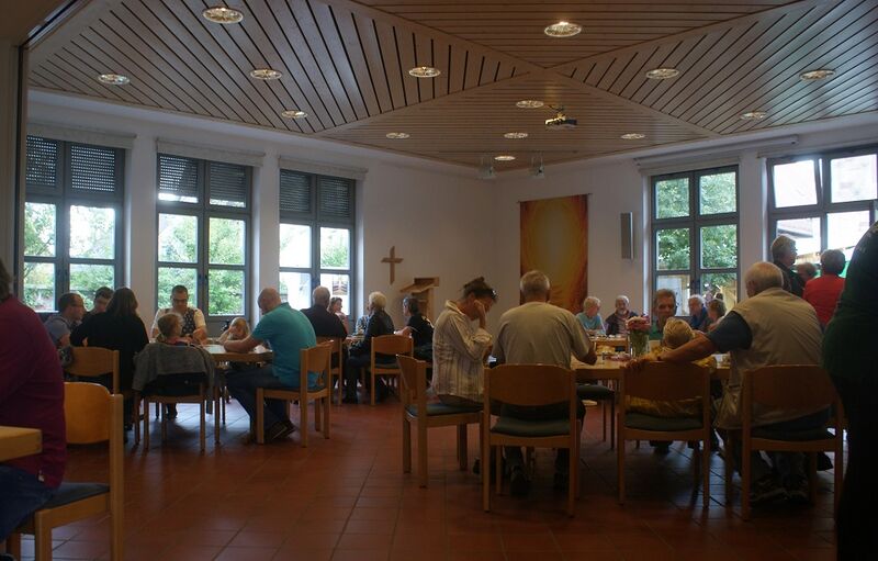 Datei:Im evangelischen Gemeindehaus.jpg