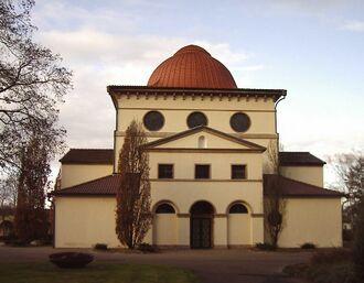 Aussegnungshalle von Osten.jpg