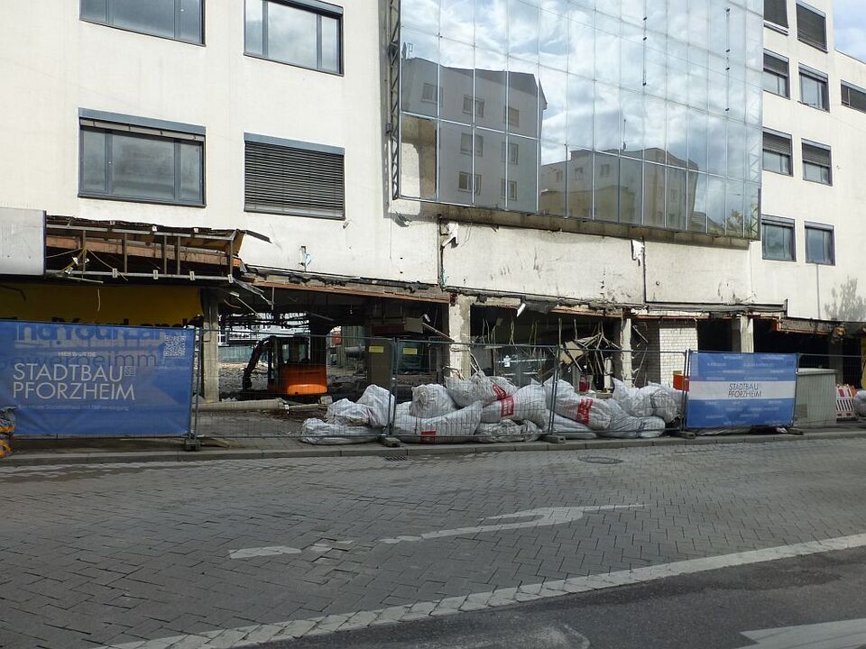 Datei:Abriss SinnLeffers 4.jpg