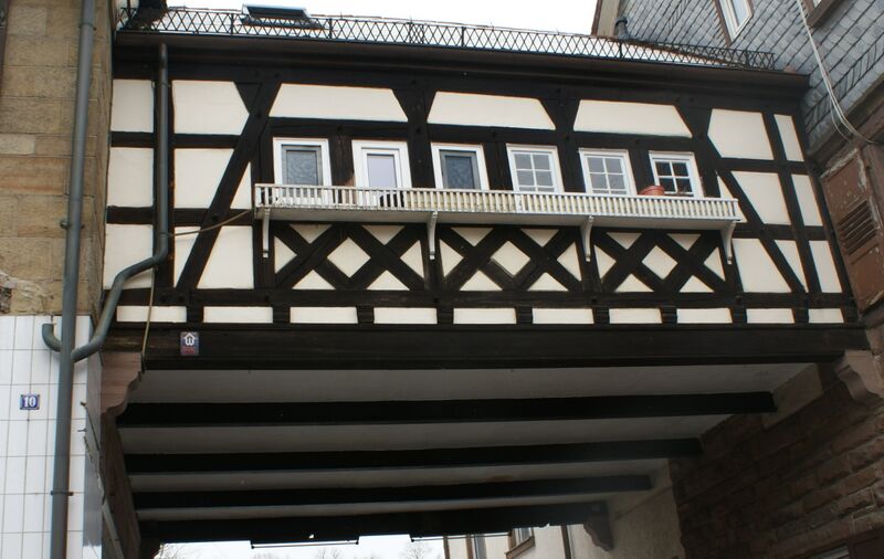 Datei:Einfahrt Frankfurter 10.jpg