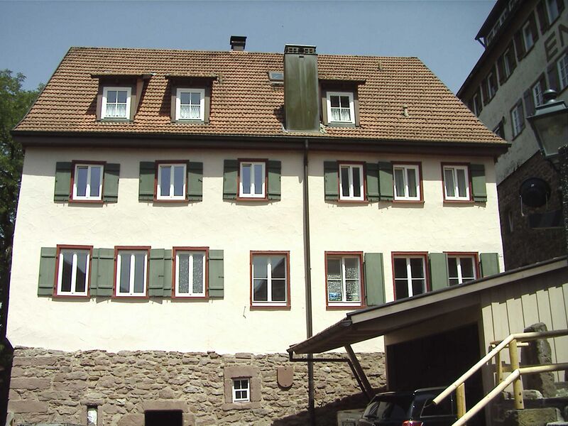 Datei:Altensteig-altes-Schulhaus.jpg