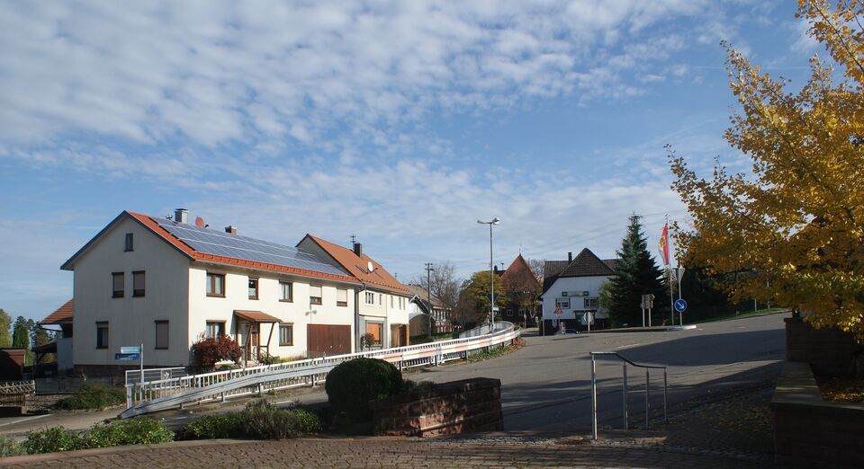 Datei:Kreuzung Dobel Conweiler.jpg