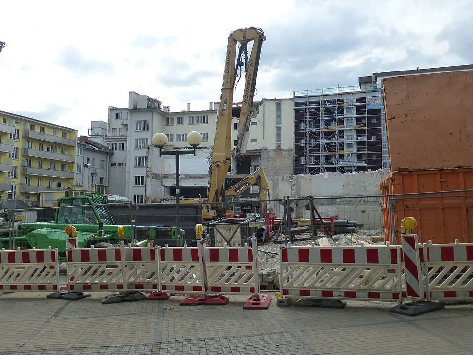 Datei:Abriss SinnLeffers 2.jpg