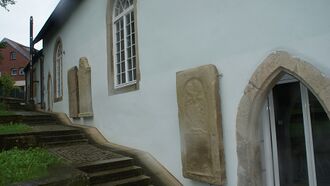 Wehrkirche Königsbach Seite Friedhof.JPG