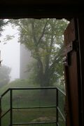 Blick aus dem Obergeschoss zum Wasserturm
