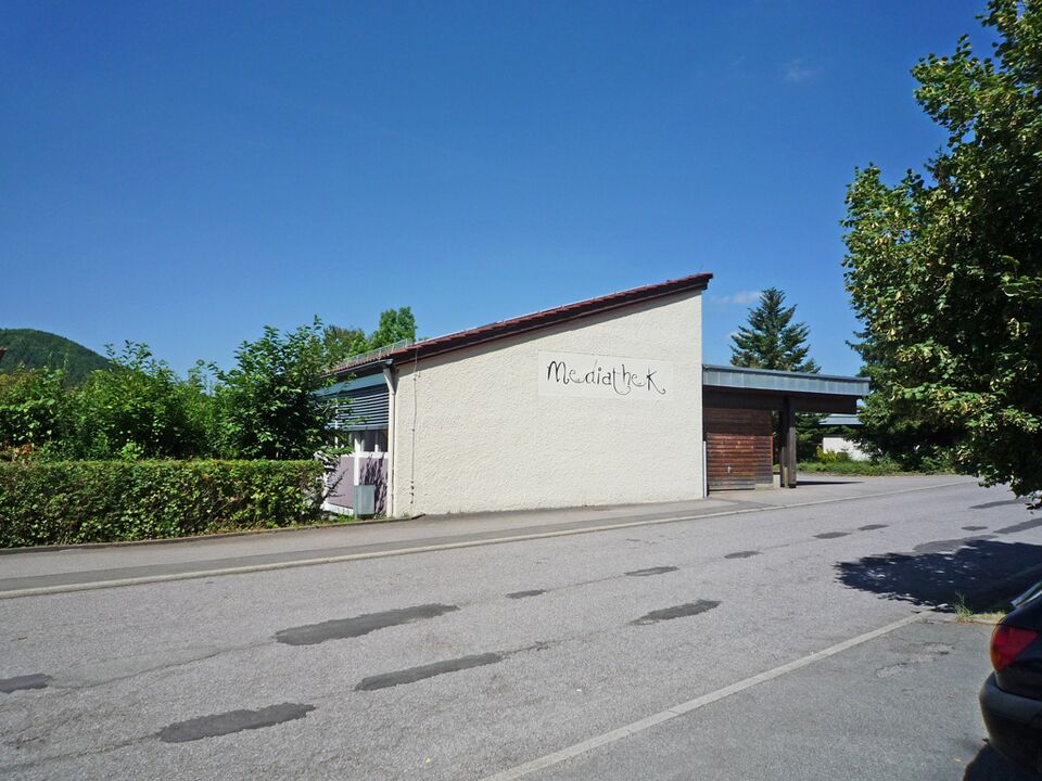 Datei:Ebhausen-Mediathek.jpg