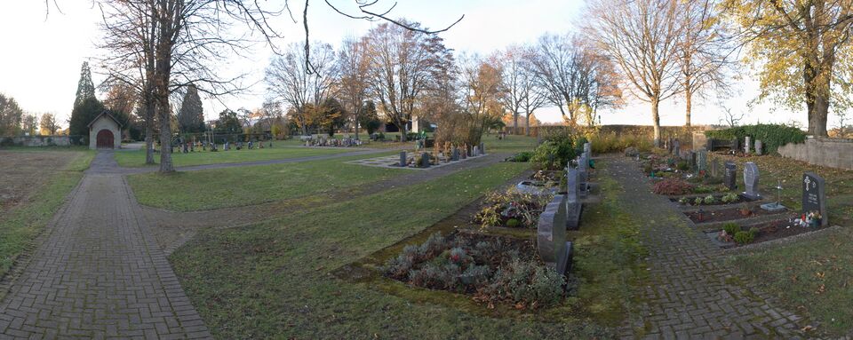 Datei:Friedhof Hochdorf Uebersicht3.jpg